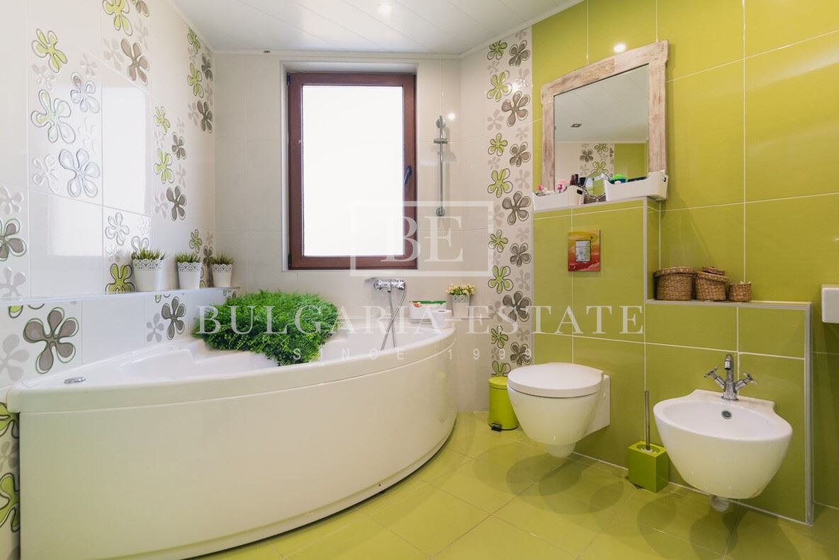 Къща - 388кв.м, Зеленика - 0