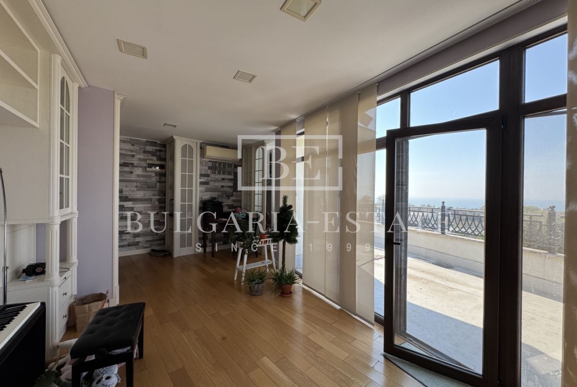 Мезонет с 4 спаплни, 5 минути пеша от Морската Градина, кв. Бриз, 225 кв.м. - 0