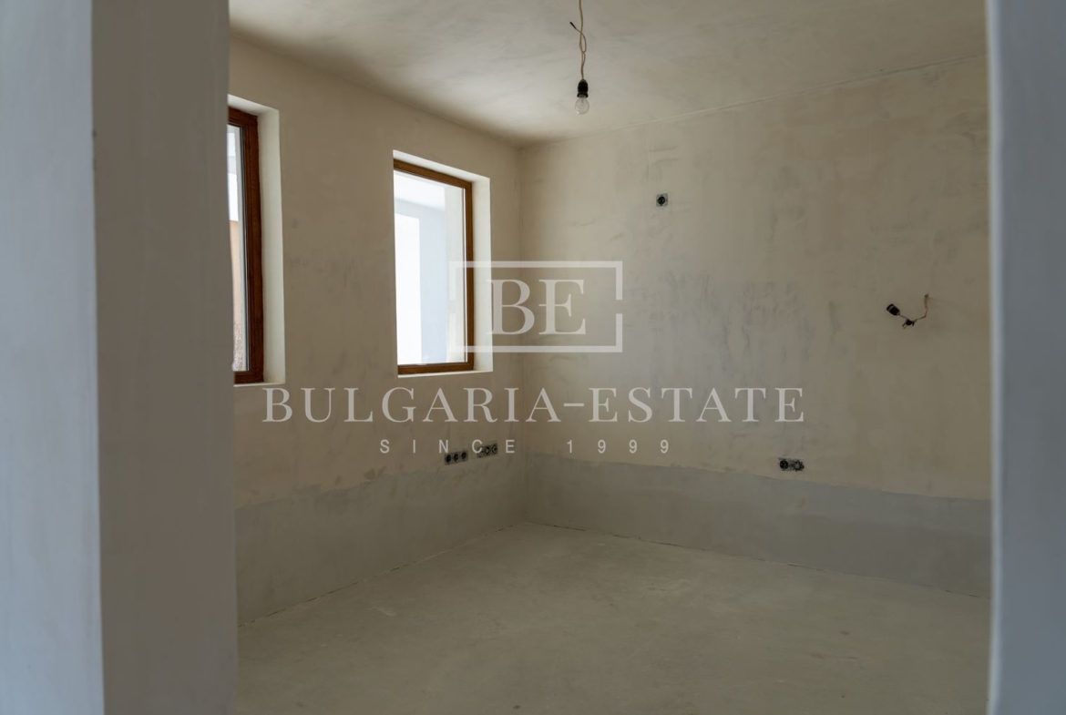 3-стаен апартамент с веранда, АКТ 16! м-т Евксиноград, гр. Варна - 0