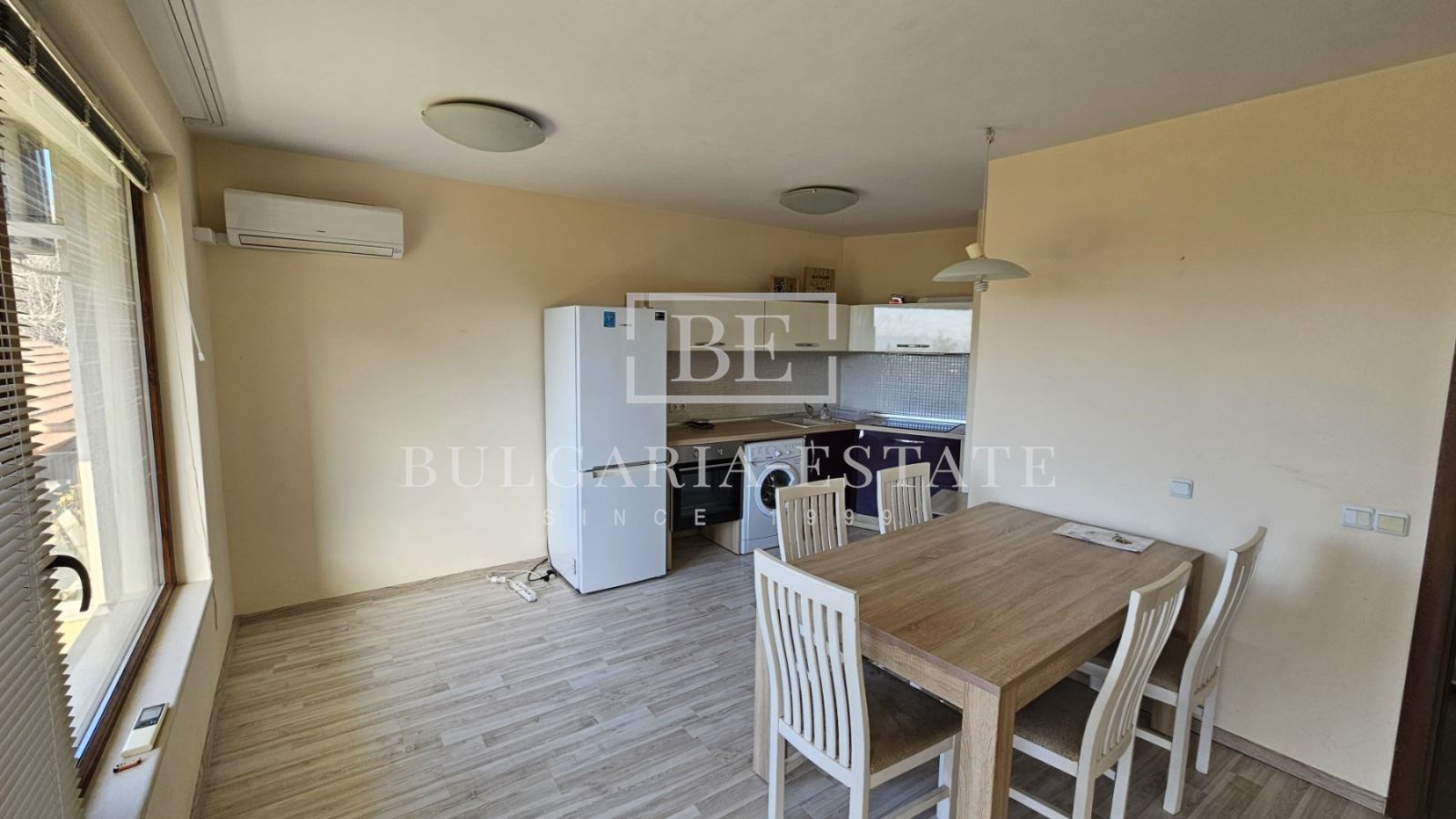 🏡 Дава се под наем напълно обзаведен двустаен апартамент в кв. Бриз – 499 € - 0