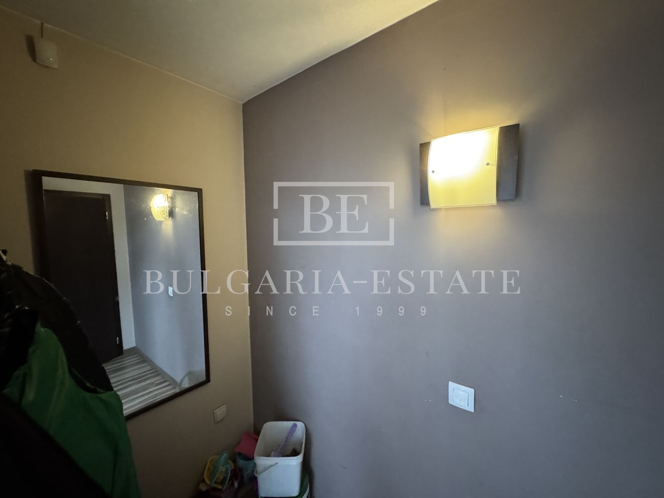 Эксклюзив! Трехкомнатная квартира с потенциалом - Цветочный квартал, Варна - 0