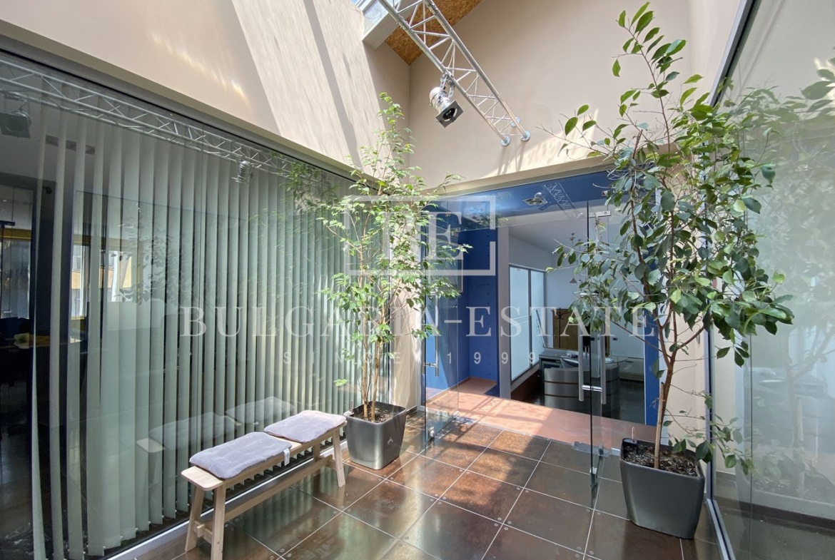 Leerstehende Bürofläche in einem Bürogebäude inklusive aller monatlichen Kosten, FERNSEHEN, INTERNET, CAFE UND WASSER, TOP-LAGE - 0