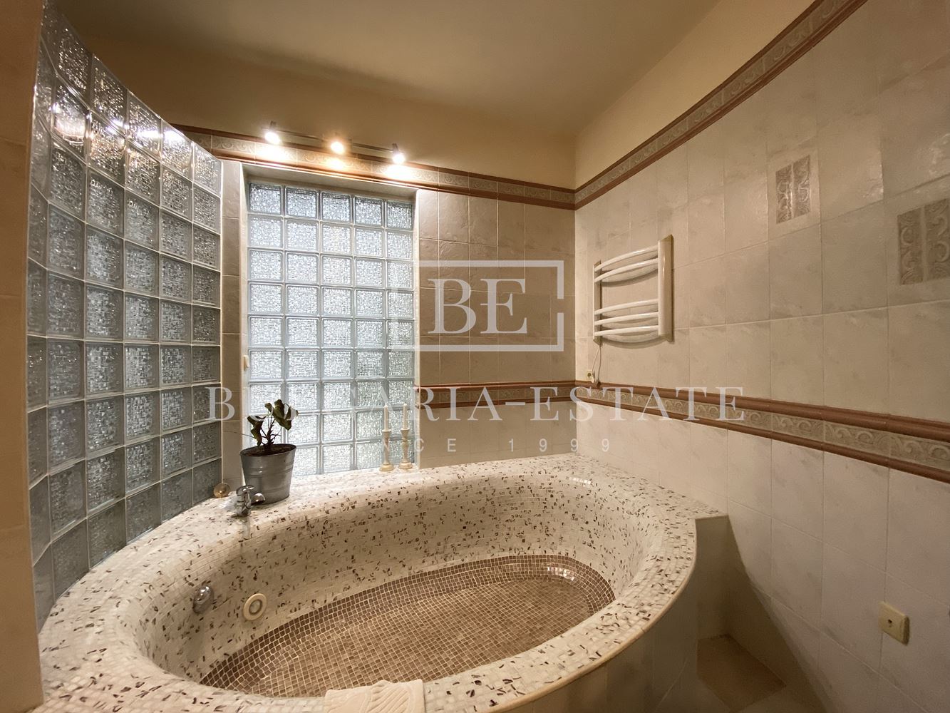 Роскошный дом с бассейном, сауной, рядом с пляжем Кабакум, город. 515 кв. м. 4 спальни Элитный дом с бассейном, сауной, рядом с пляжем Кабакум, город. 515 кв. м. Площадь этажа, 4 спальни - 0