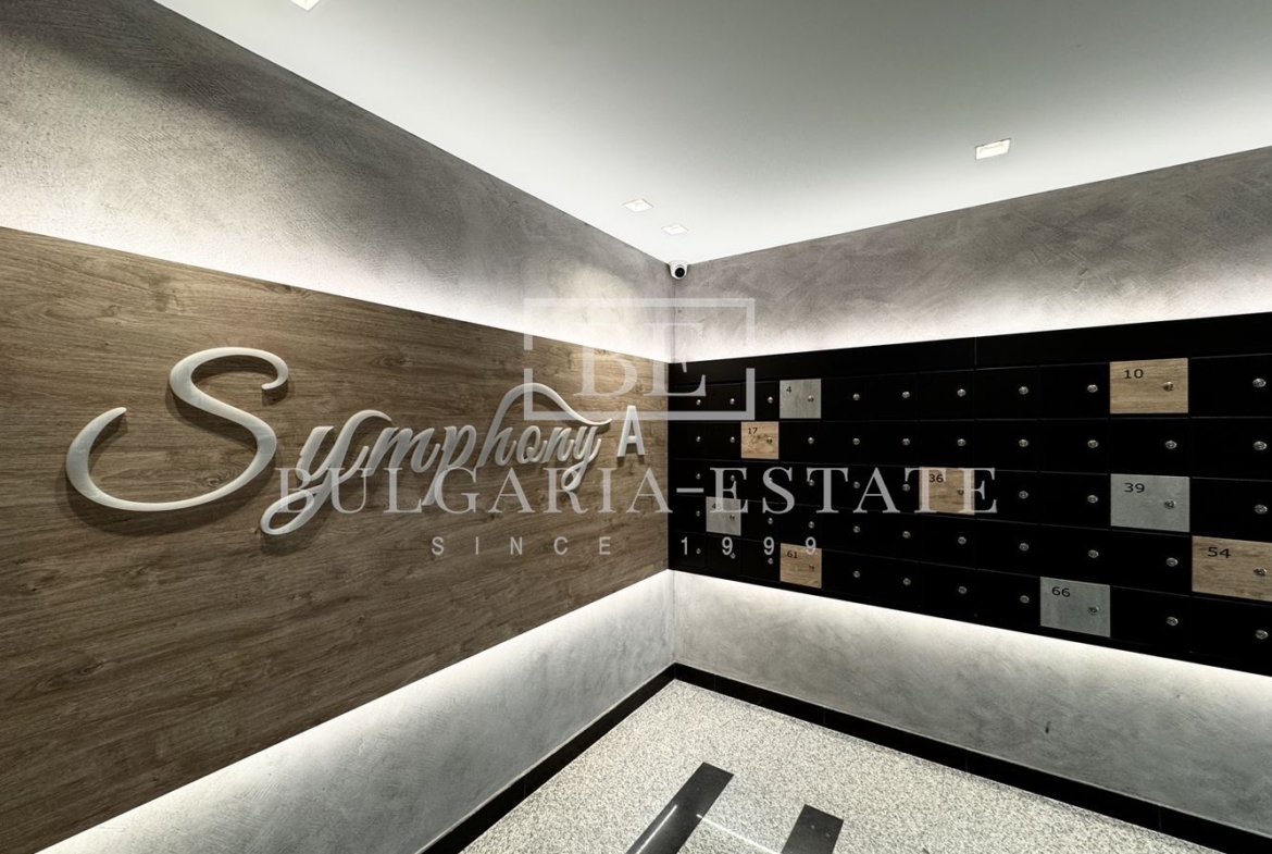 Stylish one-bedroom apartment for rent in an iconic building in. Breeze - 0