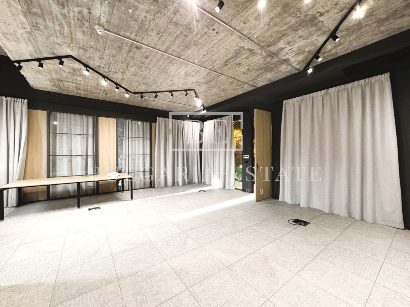 56sq.m Office in office building - Greek Mahala-0 56sq.m Office in office building - Greek Quarter - 0