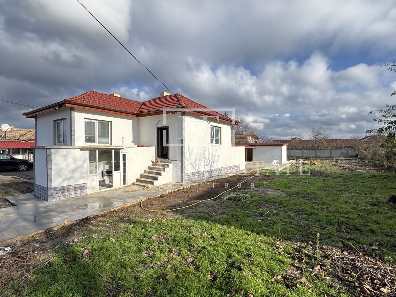 Прекрасна реновирана къща с голям двор – само на 12 км от центъра на Варна, с. Бенковски-0 Прекрасна реновирана къща с голям двор – само на 12 км от центъра на Варна, с. Бенковски - 0