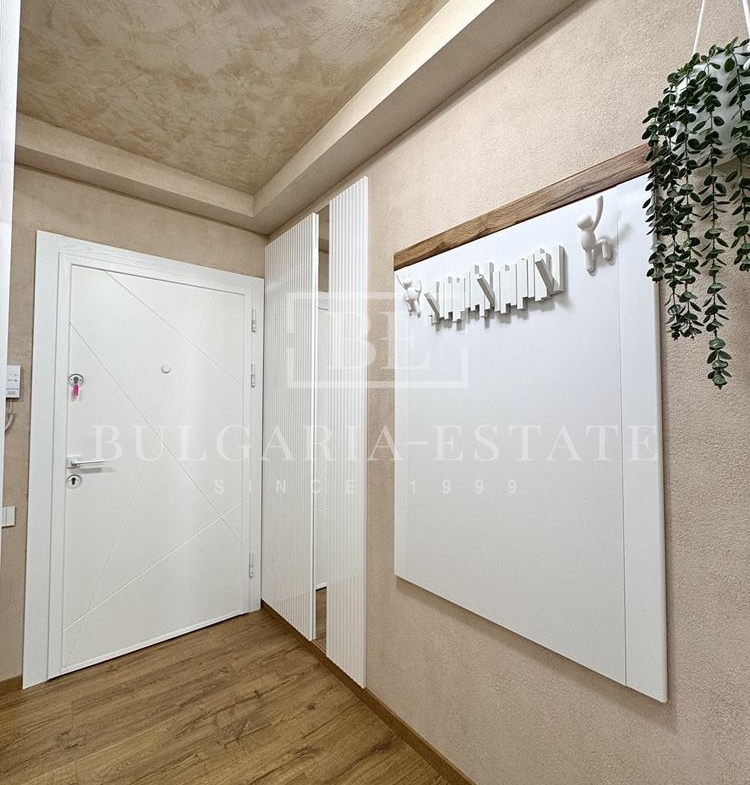 ЕКСКЛУЗИВНО! Луксозен тристаен апартамент в Св. Св. Константин и Елена - 0