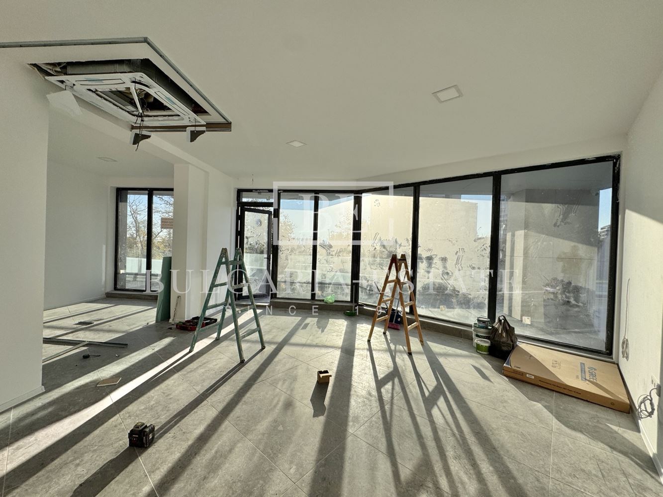 Магазин под наем на бул. „Васил Левски“ – отлична локация и функционално разпределение-0 Магазин под наем на бул. „Васил Левски“ – отлична локация и функционално разпределение - 0