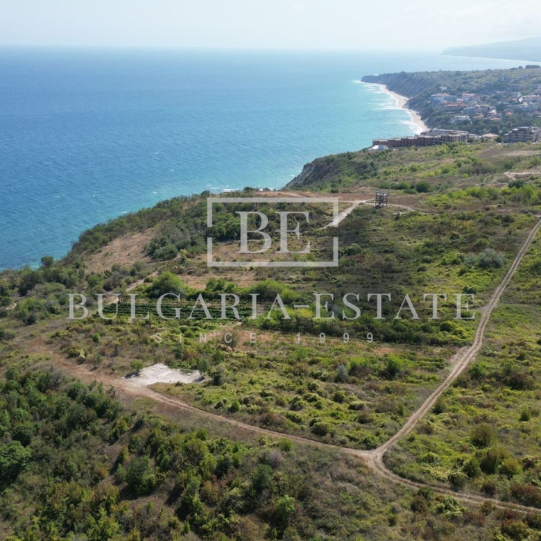 Просторен парцел за жилищно строителство в гр. Бяла – 2475 кв.м, само на 250 м от морския бряг - 0