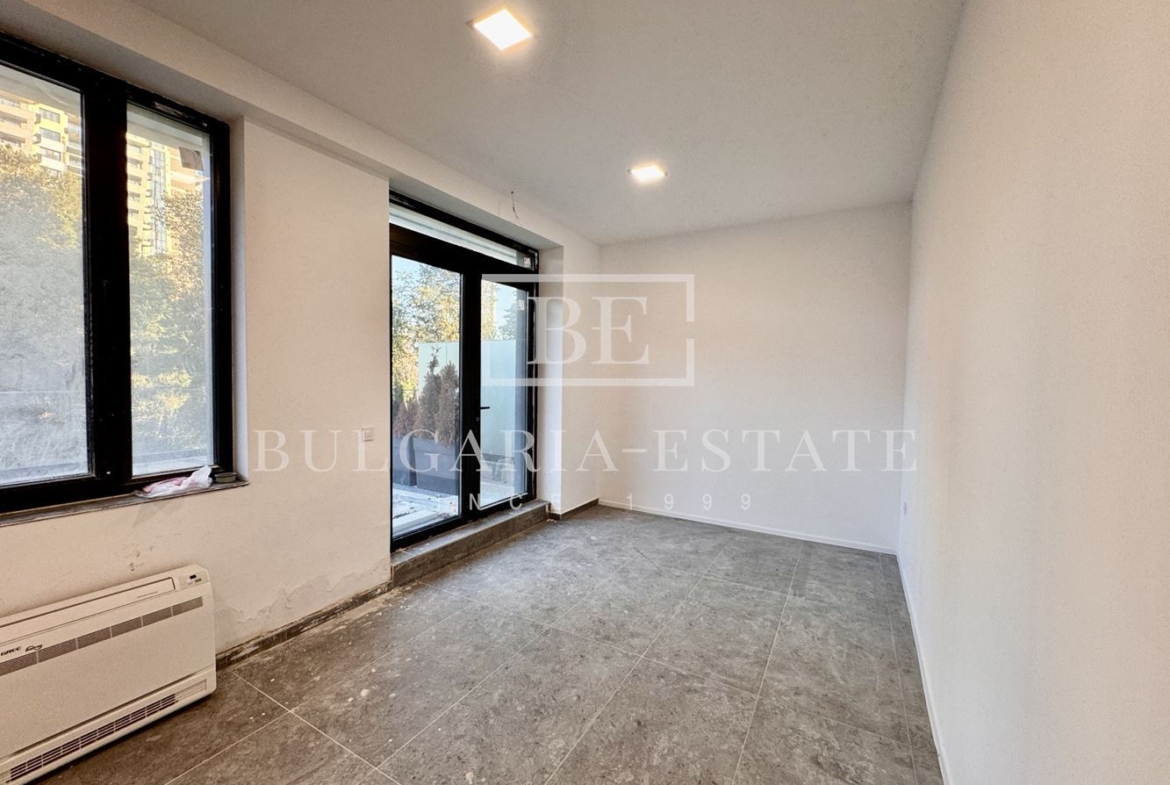 Магазин под наем на бул. „Васил Левски“ – отлична локация и функционално разпределение - 0