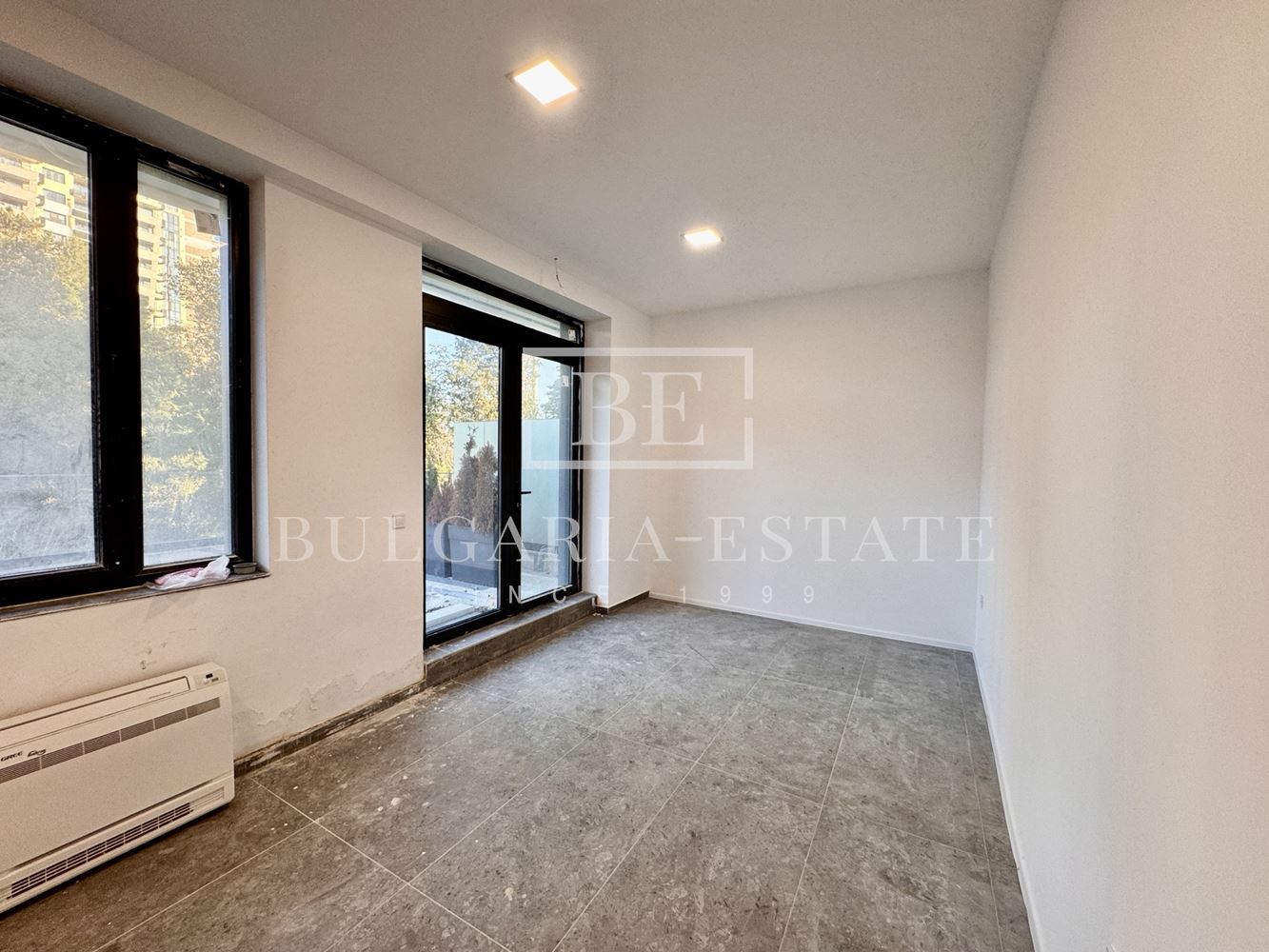 Магазин под наем на бул. „Васил Левски“ – отлична локация и функционално разпределение-0 Магазин под наем на бул. „Васил Левски“ – отлична локация и функционално разпределение - 0