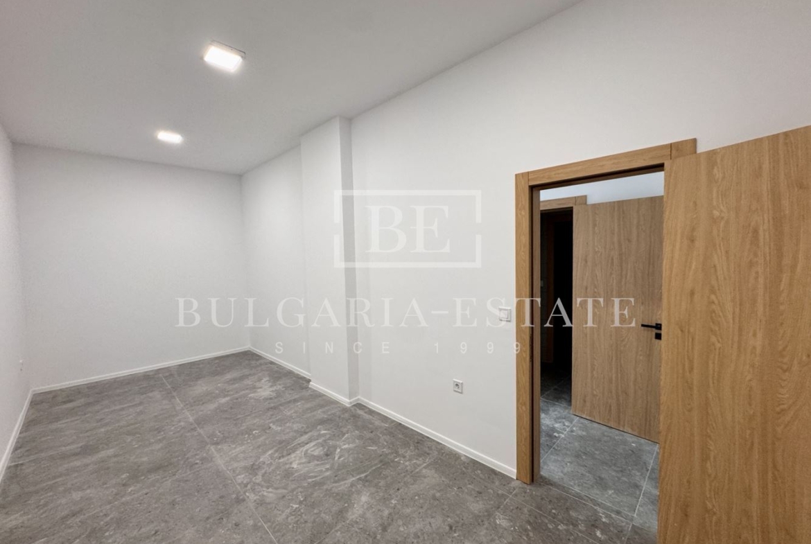 Магазин под наем на бул. „Васил Левски“ – отлична локация и функционално разпределение - 0