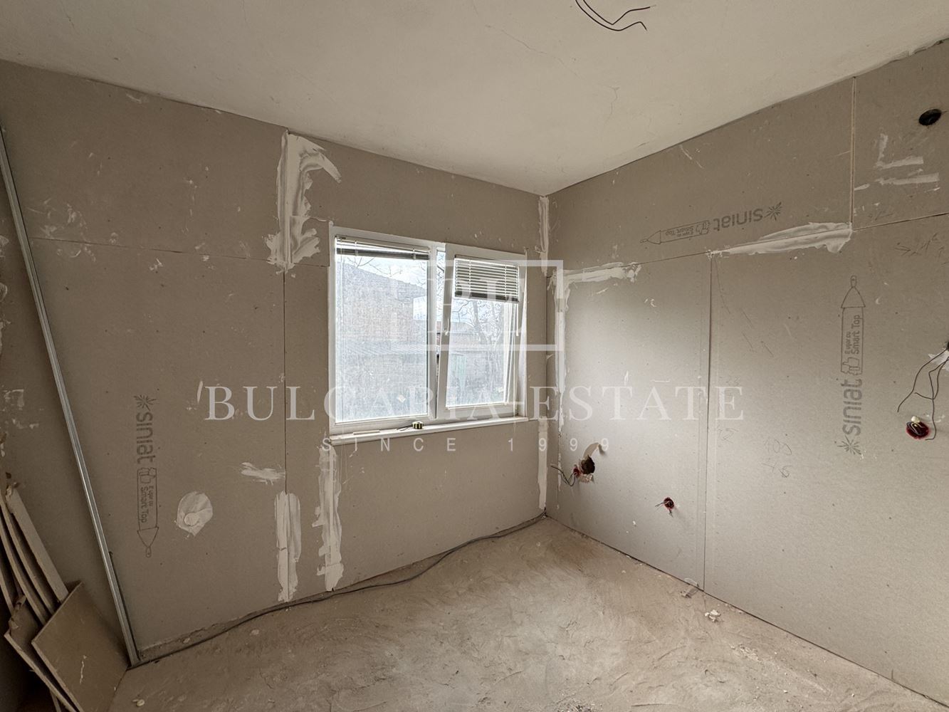 Прекрасна реновирана къща с голям двор – само на 12 км от центъра на Варна, с. Бенковски-0 Прекрасна реновирана къща с голям двор – само на 12 км от центъра на Варна, с. Бенковски - 0