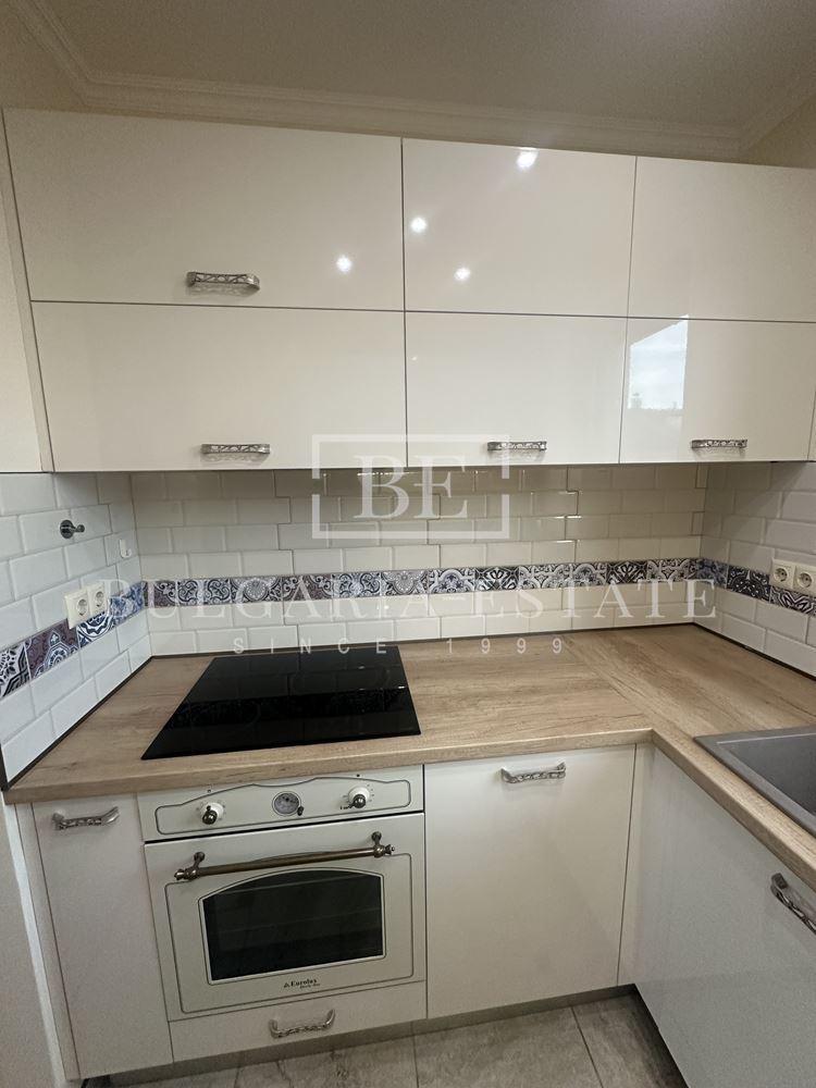 Луксозен тристаен в централната част на града-0 Луксозен тристаен в централната част на града - 0