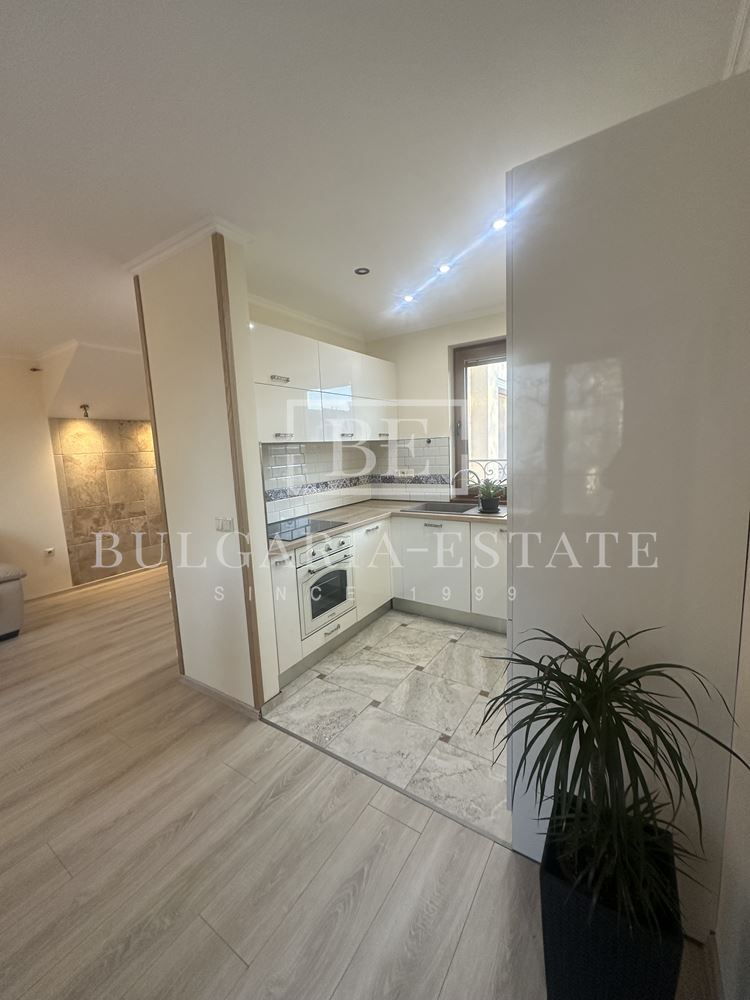 Луксозен тристаен в централната част на града-0 Луксозен тристаен в централната част на града - 0