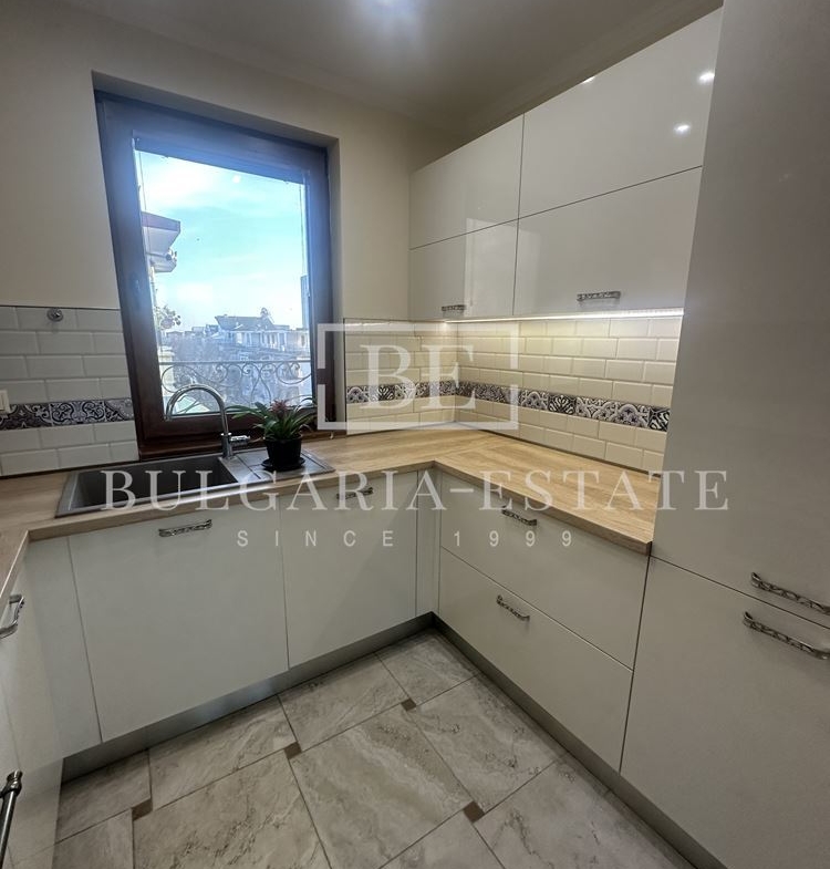 Луксозен тристаен в централната част на града - 0