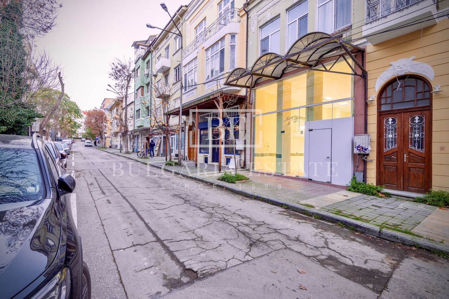 Ексклузивно от България Естейт: Магазин и Коктейл Бар в Центъра на Варна - 0