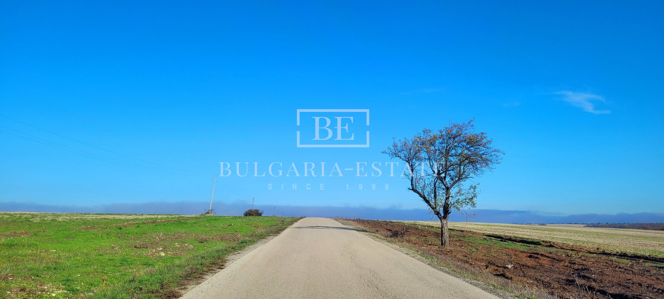 Реновирана къща с голяма градина - 0