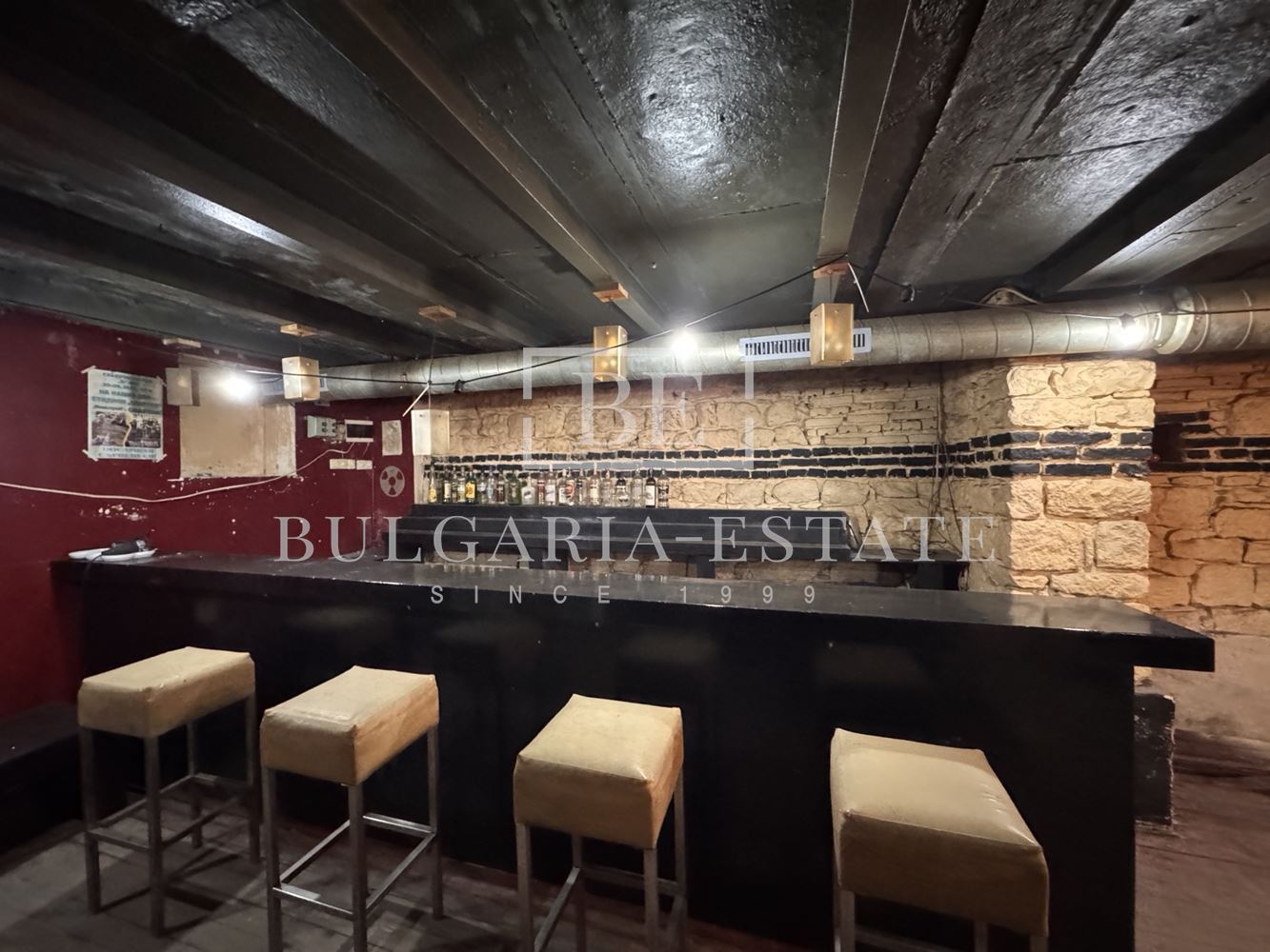 Ексклузивно от България Естейт: Магазин и Коктейл Бар в Центъра на Варна - 0