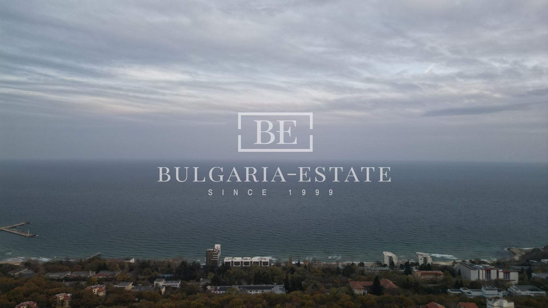 Дом 199 кв.м с двором 300 кв.м и 2 парковочными местами - Манастирски рид - 0