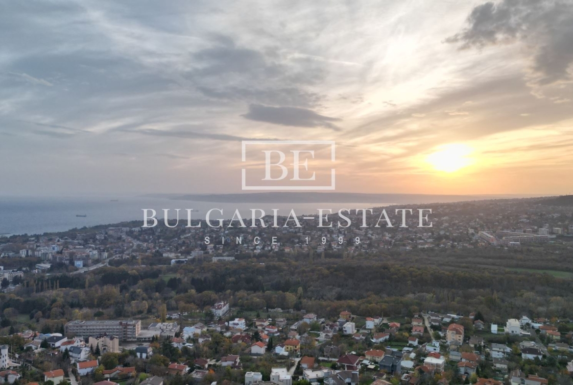 Дом 199 кв.м с двором 300 кв.м и 2 парковочными местами - Манастирски рид - 0