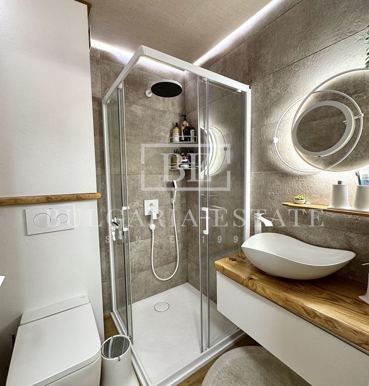 ЕКСКЛУЗИВНО! Луксозен тристаен апартамент в Св. Св. Константин и Елена - 0