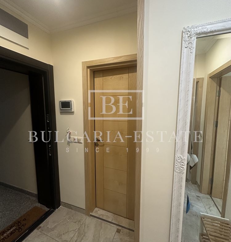 Луксозен тристаен в централната част на града - 0