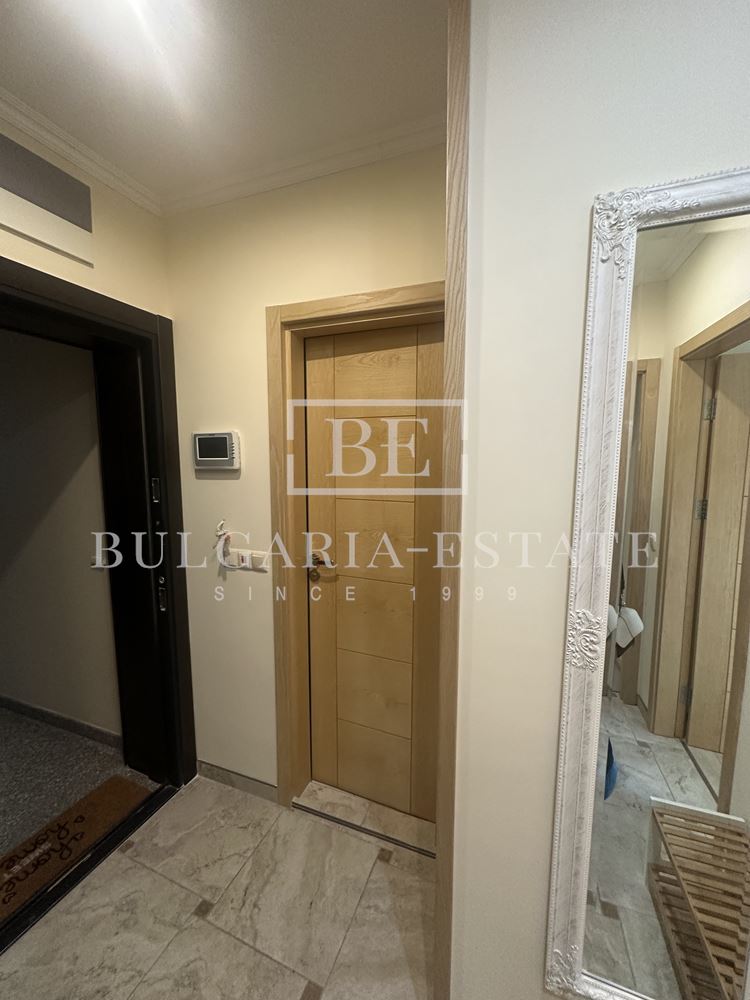 Луксозен тристаен в централната част на града-0 Луксозен тристаен в централната част на града - 0