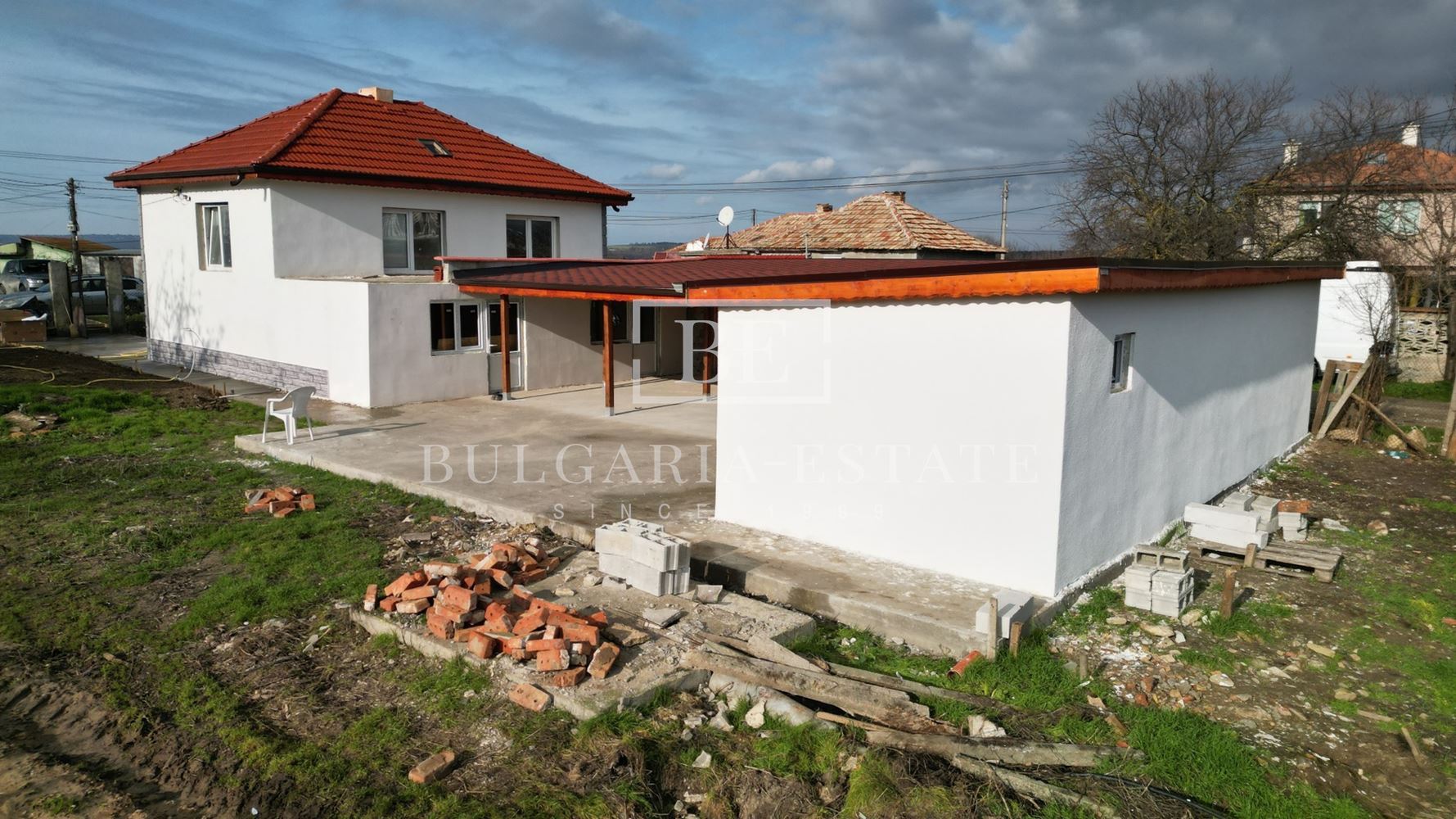 Прекрасна реновирана къща с голям двор – само на 12 км от центъра на Варна, с. Бенковски-0 Прекрасна реновирана къща с голям двор – само на 12 км от центъра на Варна, с. Бенковски - 0