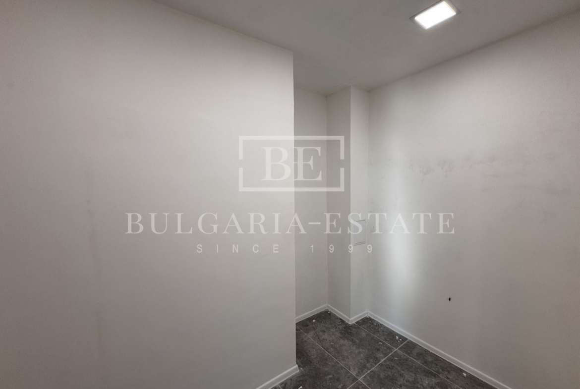 Магазин под наем на бул. „Васил Левски“ – отлична локация и функционално разпределение - 0