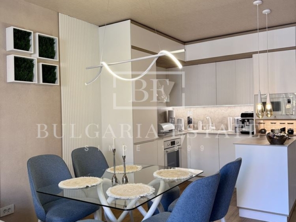 ЕКСКЛУЗИВНО! Луксозен тристаен апартамент в Св. Св. Константин и Елена - 0