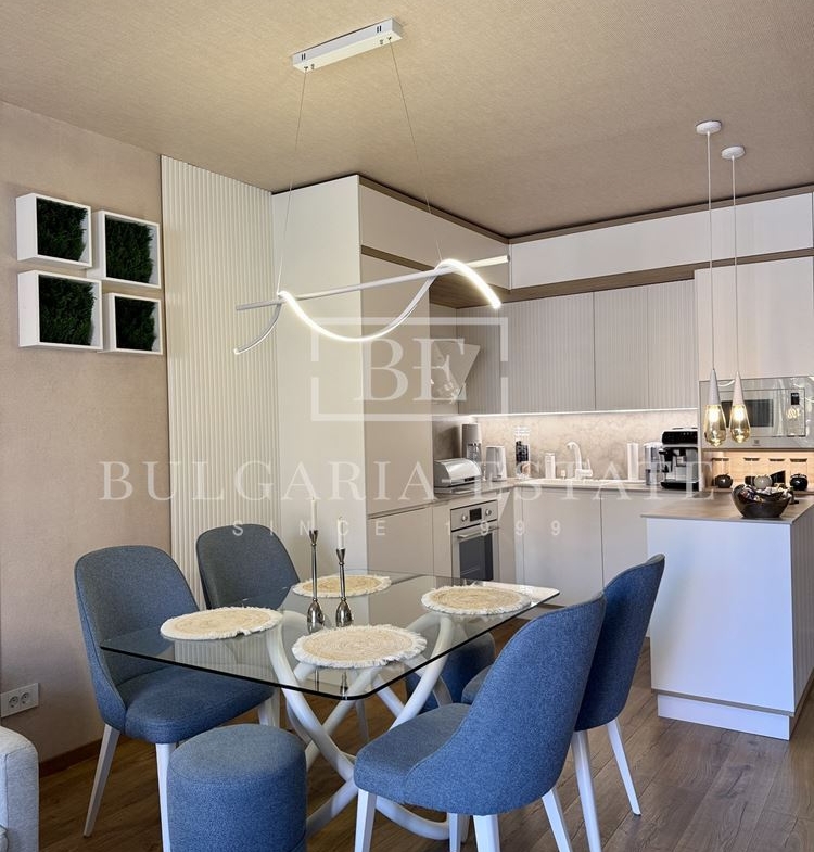 ЕКСКЛУЗИВНО! Луксозен тристаен апартамент в Св. Св. Константин и Елена - 0