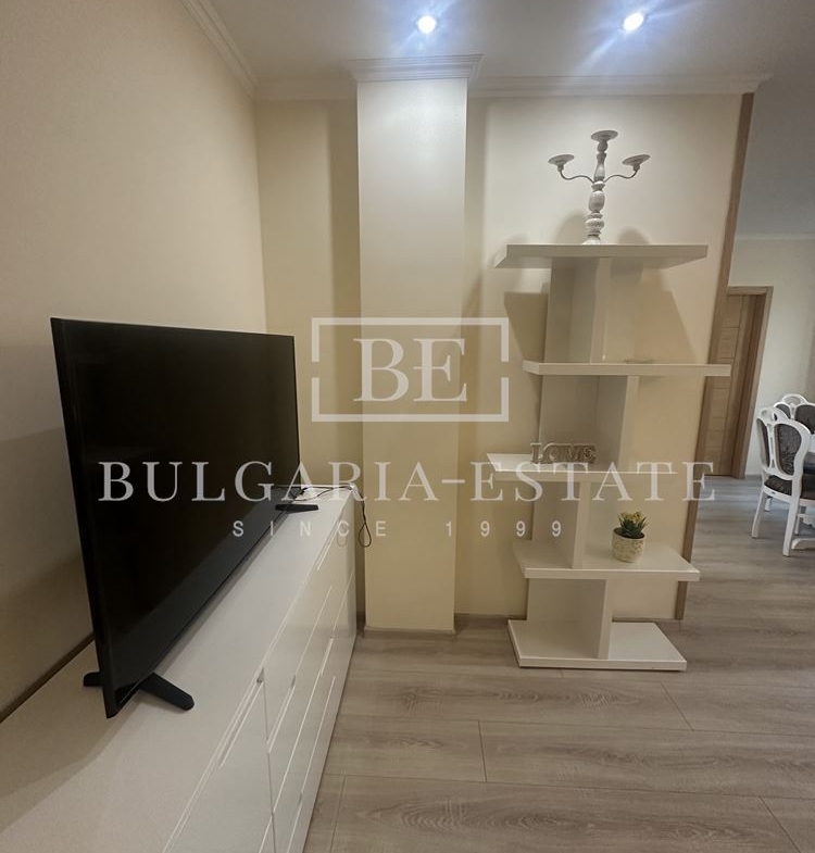 Луксозен тристаен в централната част на града - 0