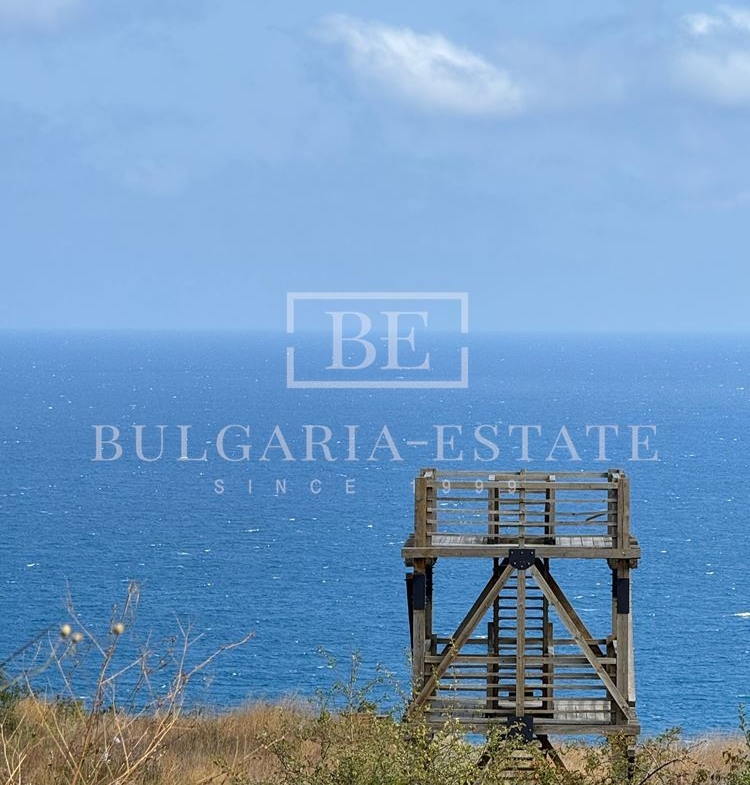 Просторен парцел за жилищно строителство в гр. Бяла – 2475 кв.м, само на 250 м от морския бряг - 0