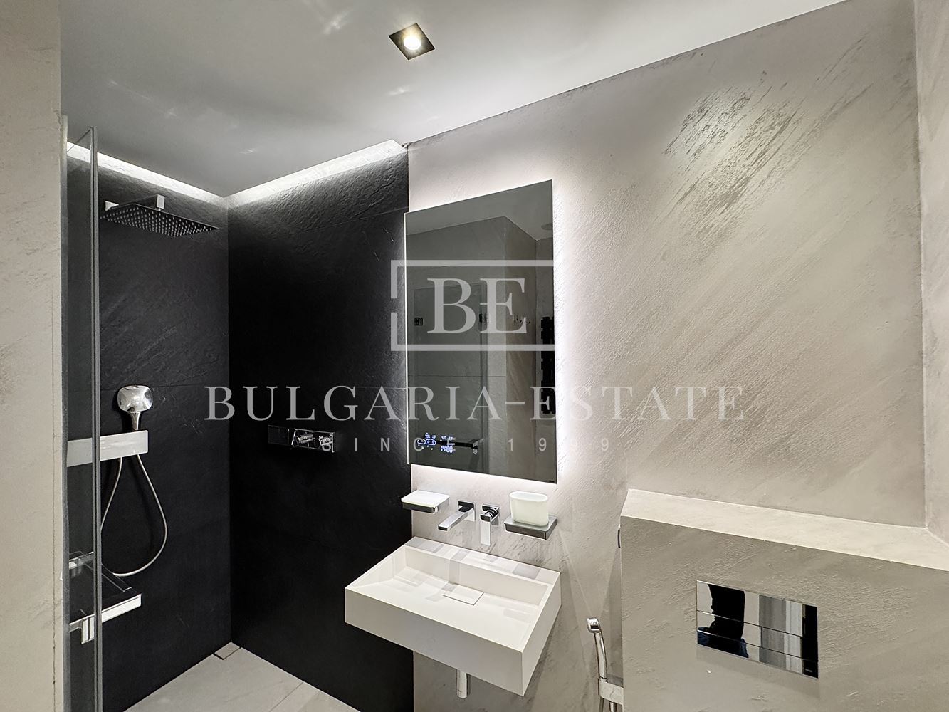 Stylish one-bedroom apartment for rent in an iconic building in. Breeze-0 Stylish one-bedroom apartment for rent in an iconic building in. Breeze - 0