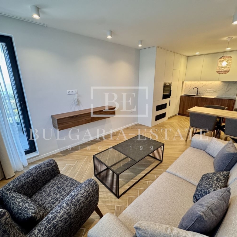 Луксозен тристаен апартамент с нескриваема морска панорама в кв. Бриз, до „Знамената" - 0