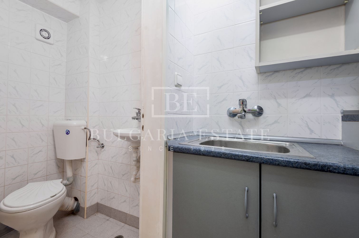 Ексклузивно от България Естейт: Магазин и Коктейл Бар в Центъра на Варна - 0