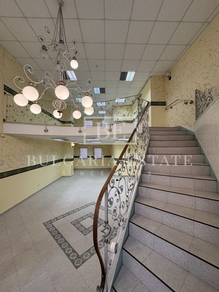 Ексклузивно от България Естейт: Магазин и Коктейл Бар в Центъра на Варна - 0