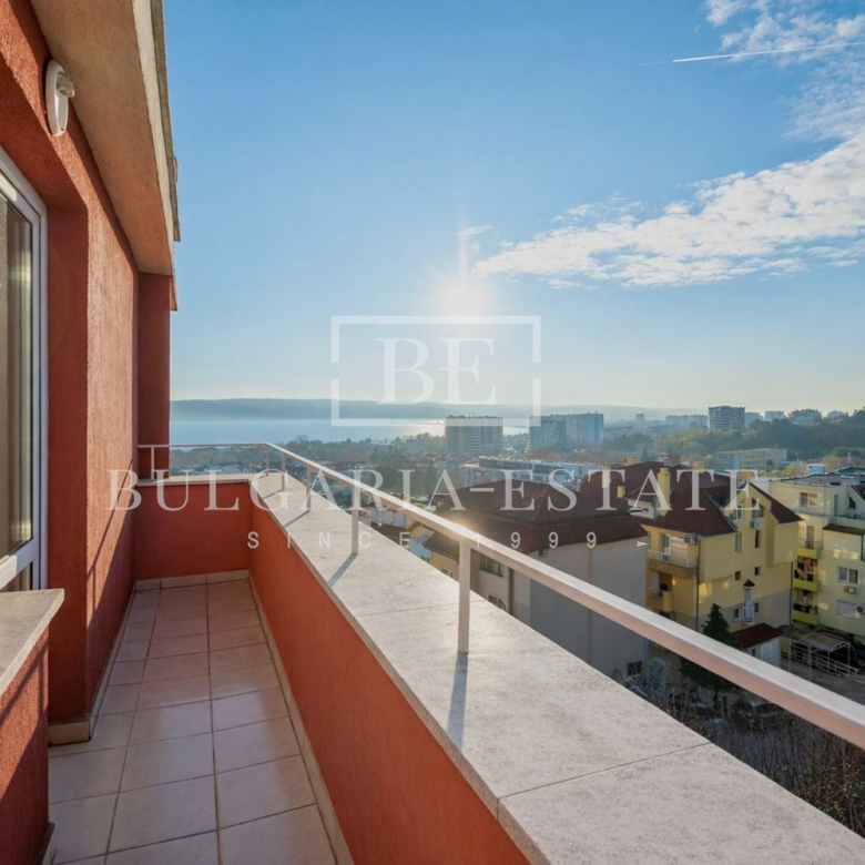 Тристаен апартамент с морска панорама – кв. Бриз + двоен гараж и паркомясто - 0