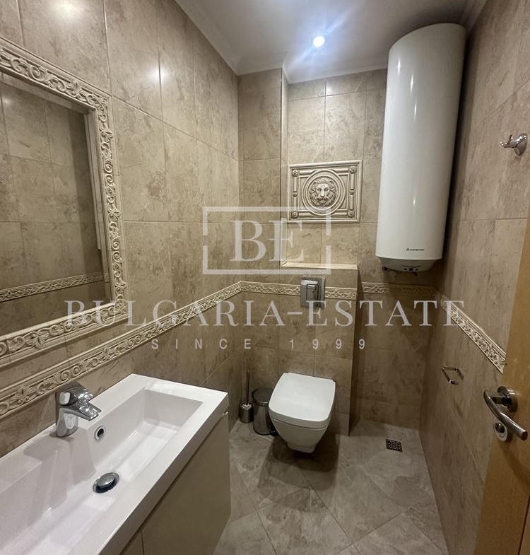 Луксозен тристаен в централната част на града - 0