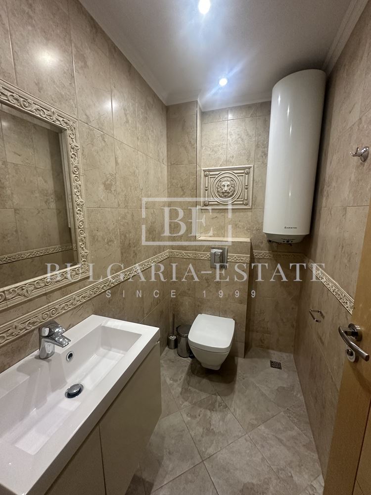 Луксозен тристаен в централната част на града-0 Луксозен тристаен в централната част на града - 0