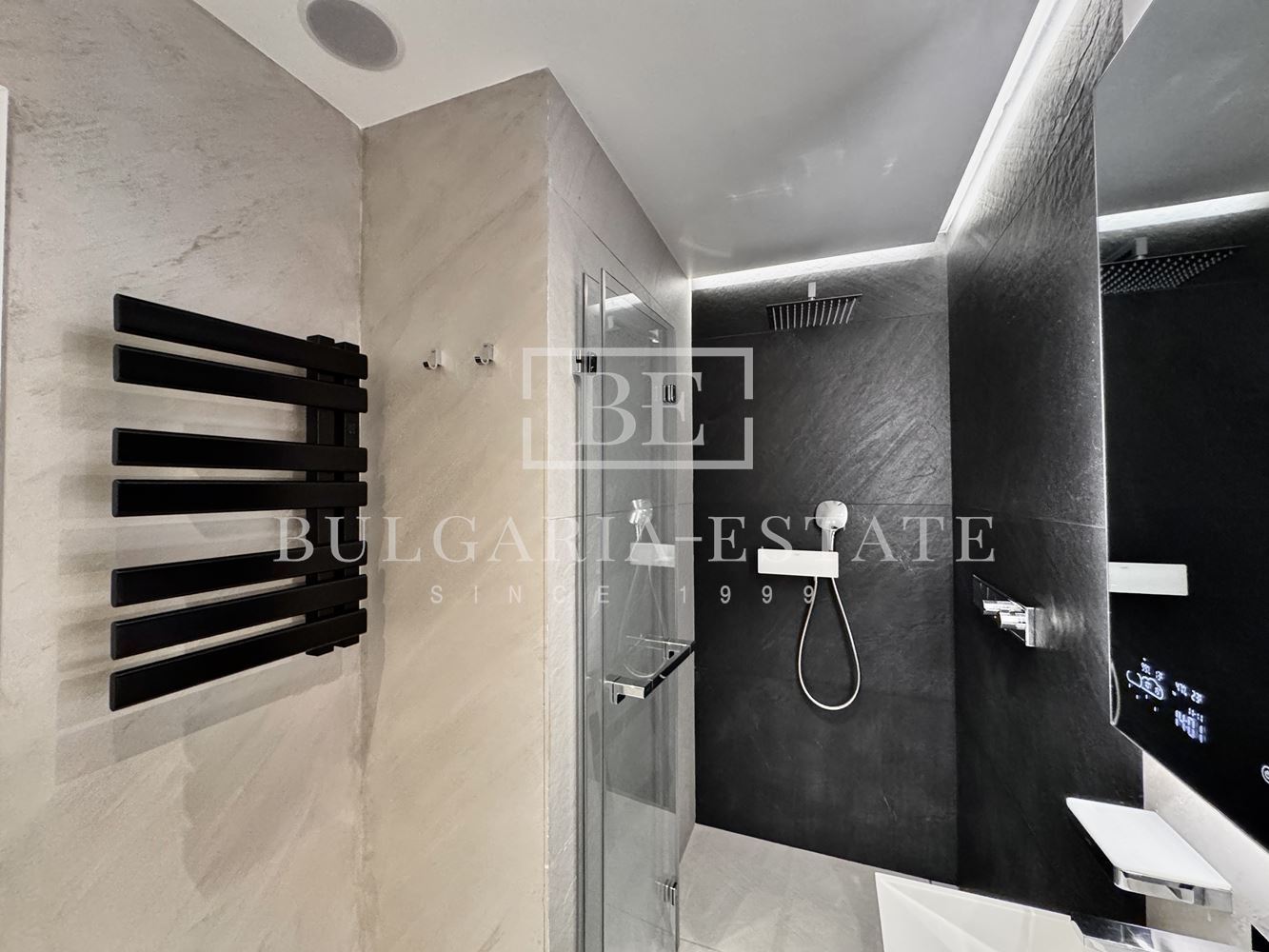 Stylish one-bedroom apartment for rent in an iconic building in. Breeze-0 Stylish one-bedroom apartment for rent in an iconic building in. Breeze - 0