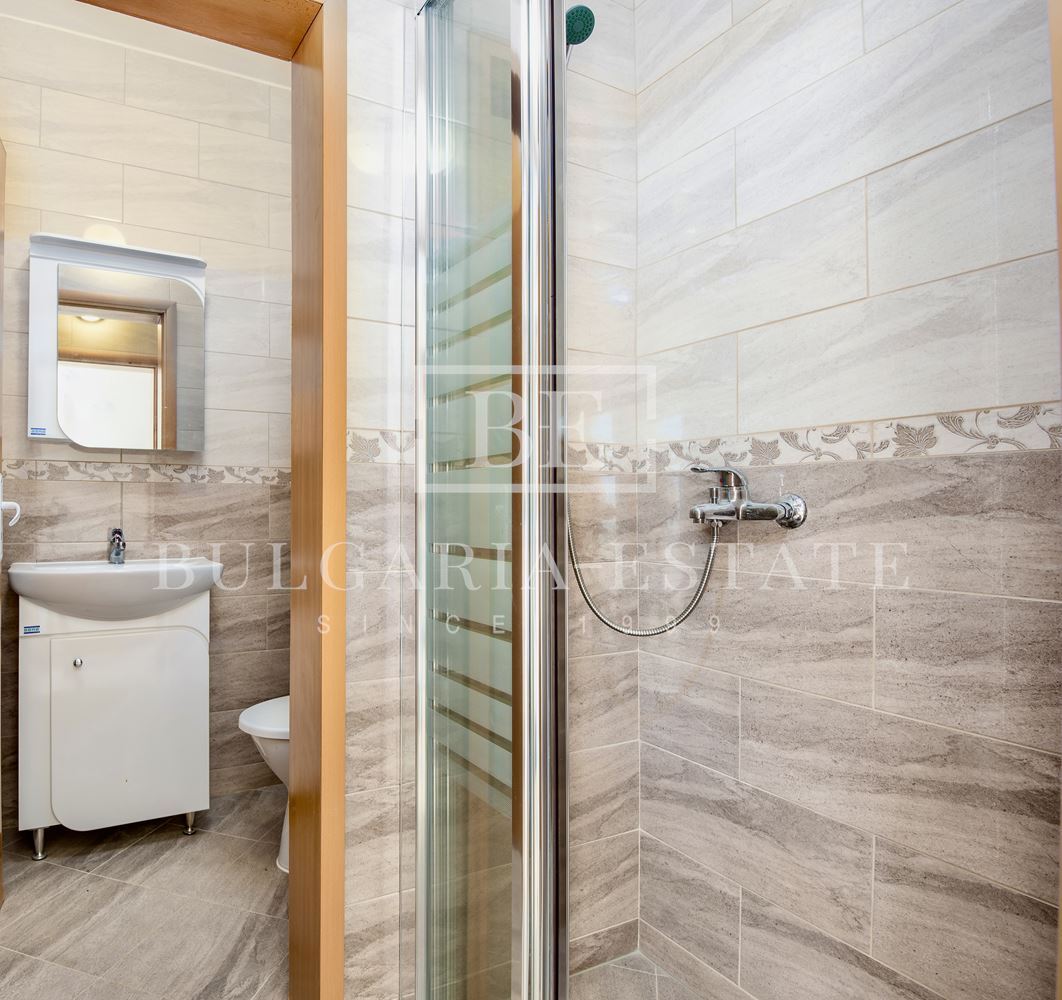 Тристаен апартамент с морска панорама – кв. Бриз + двоен гараж и паркомясто-0 Тристаен апартамент с морска панорама – кв. Бриз + двоен гараж и паркомясто - 0