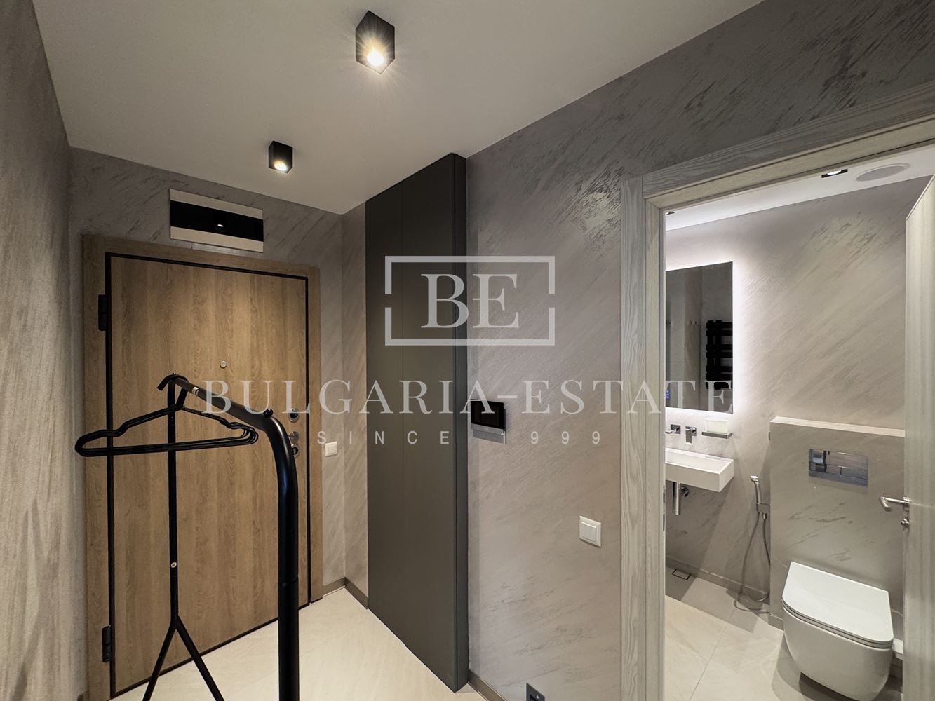 Stylish one-bedroom apartment for rent in an iconic building in. Breeze-0 Stylish one-bedroom apartment for rent in an iconic building in. Breeze - 0