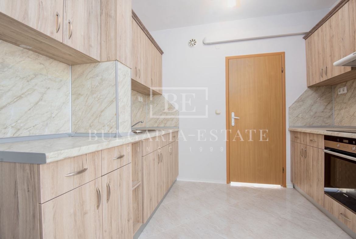 Тристаен апартамент с морска панорама – кв. Бриз + двоен гараж и паркомясто - 0