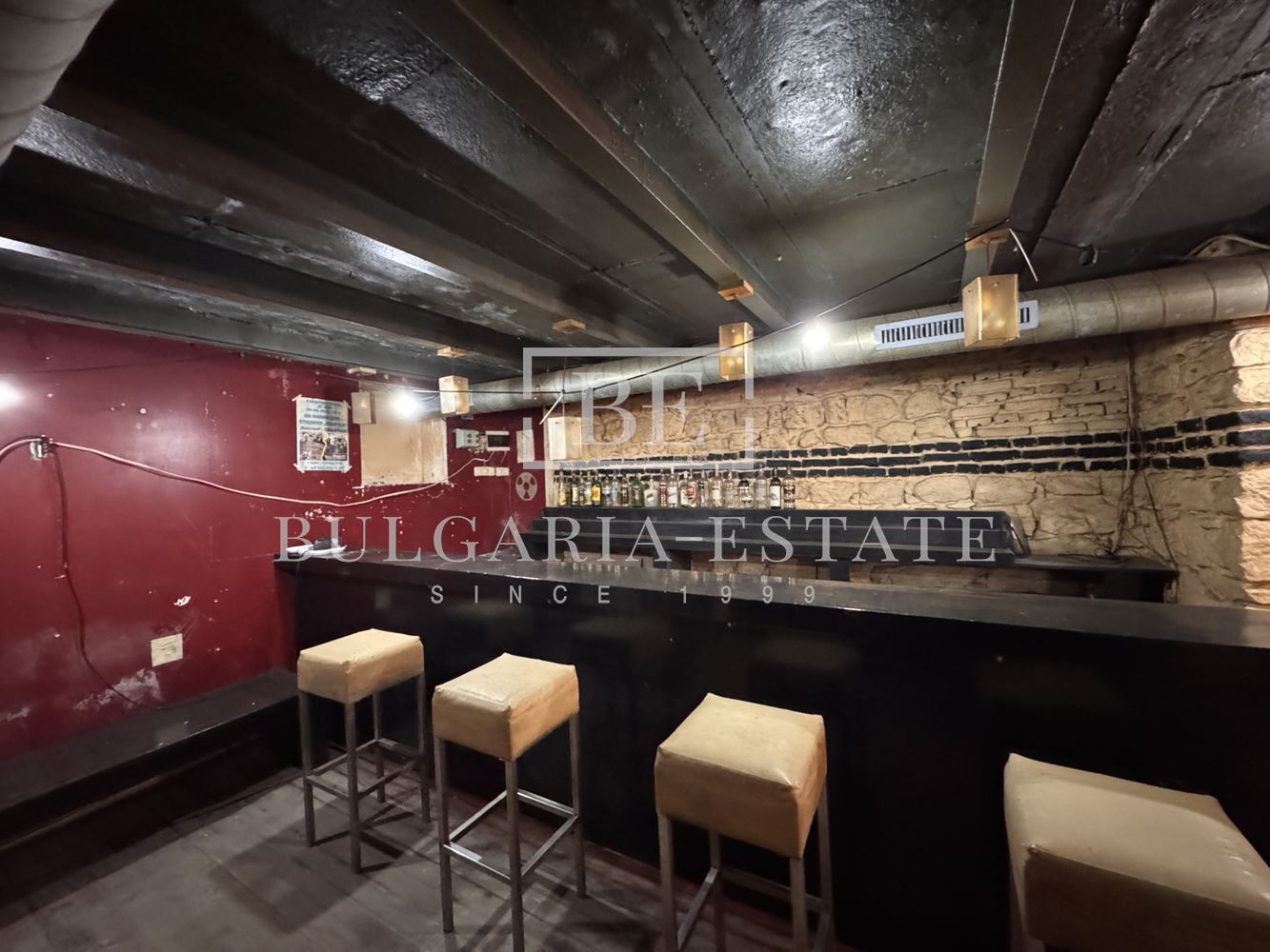 Ексклузивно от България Естейт: Магазин и Коктейл Бар в Центъра на Варна - 0
