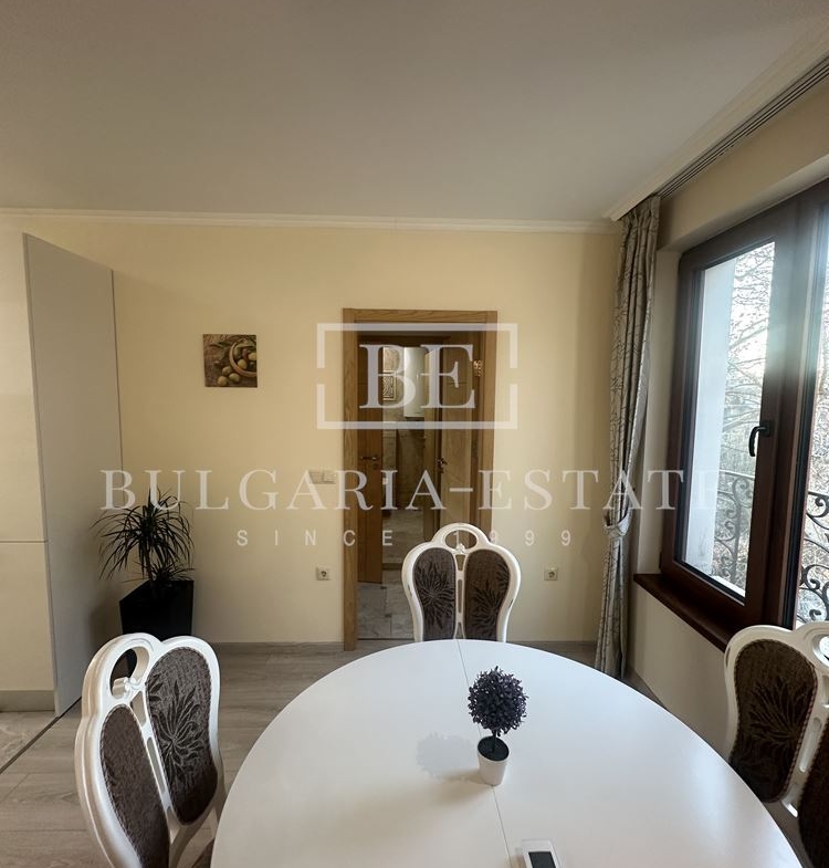 Луксозен тристаен в централната част на града - 0