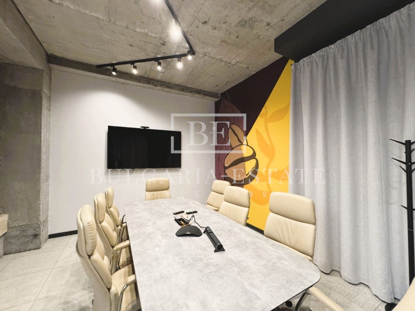 56sq.m Office in office building - Greek Mahala-0 56sq.m Office in office building - Greek Quarter - 0