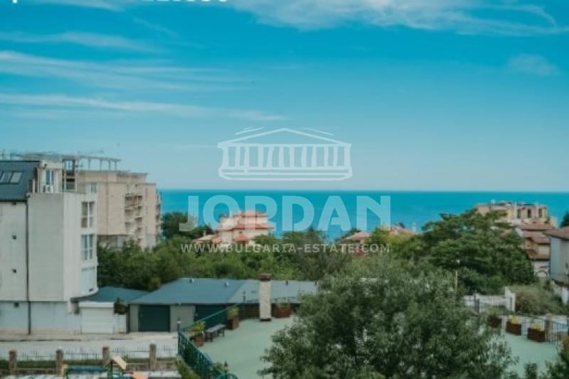 Тристаен апартамент - Ален мак - 0