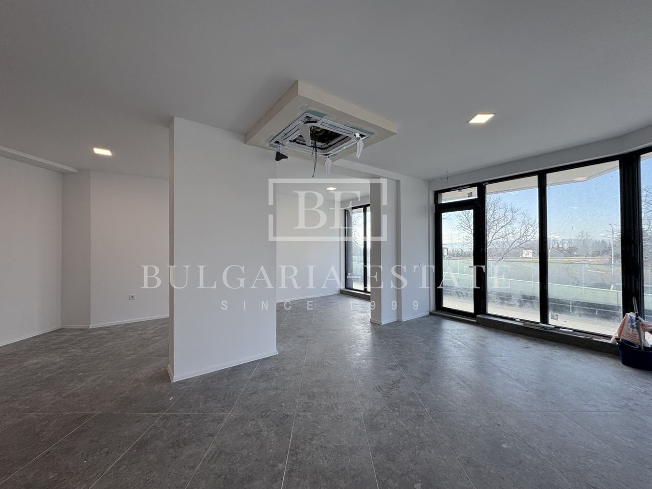 Geschäft zu verkaufen auf dem Blvd. „Vasil Levski“, sq. Breeze - ausgezeichnete Lage, funktionale Gestaltung - 0